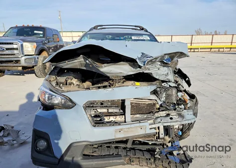 2019 Subaru Crosstrek Premium z USA, uszkodzony, nr VIN JF2GTAEC1K8308265